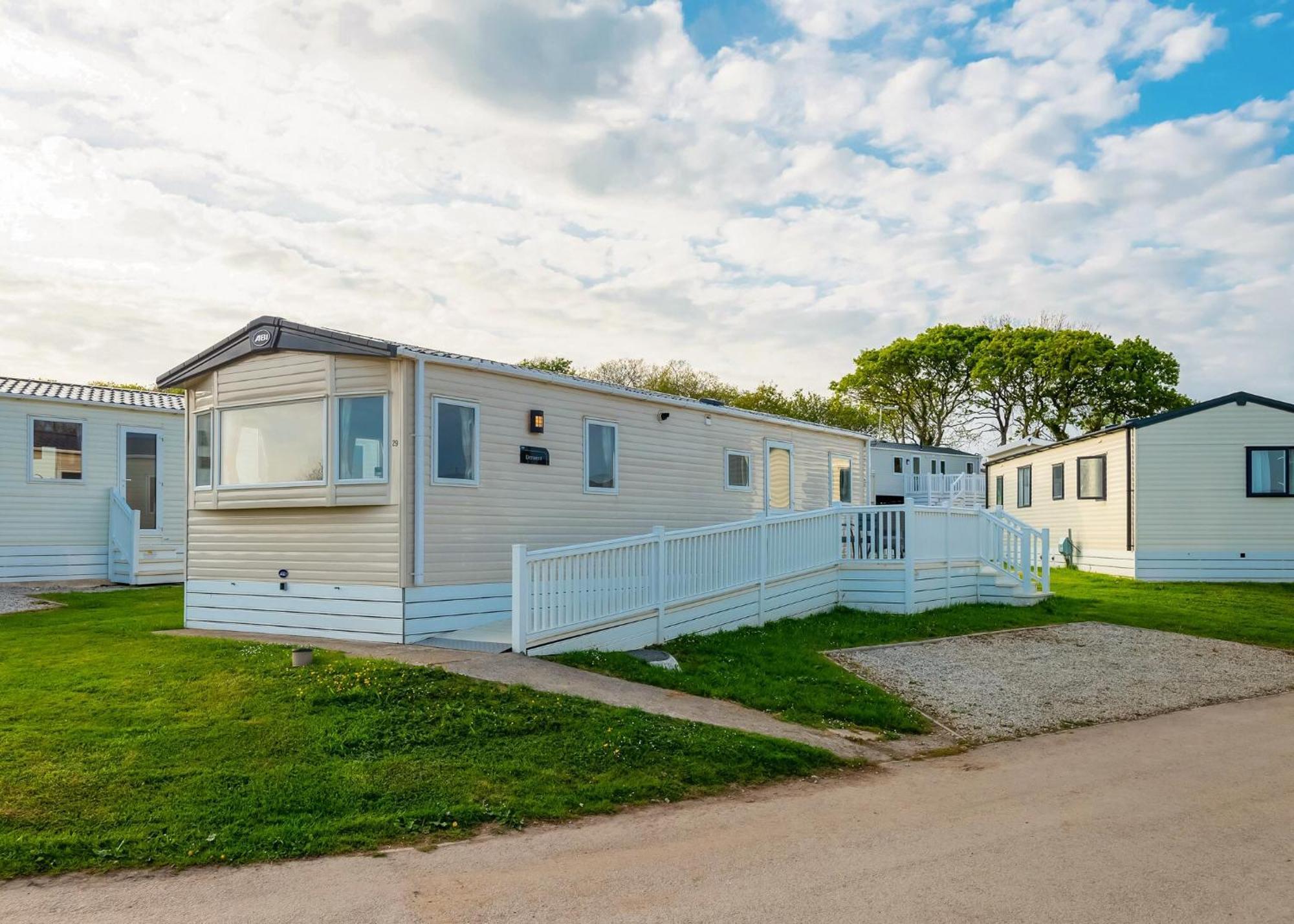 Meadow Lakes Holiday Park St. Austell Exterior photo