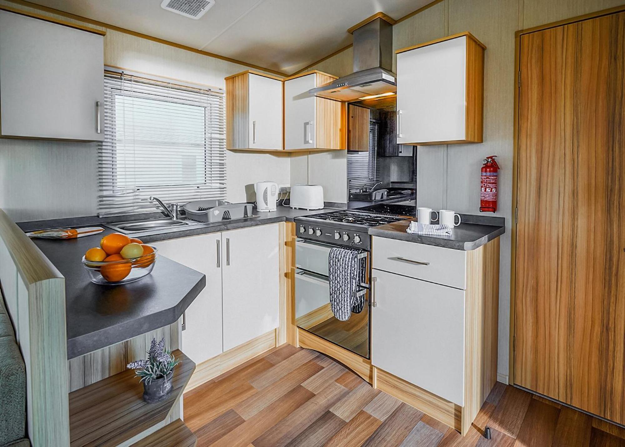 Meadow Lakes Holiday Park St. Austell Room photo