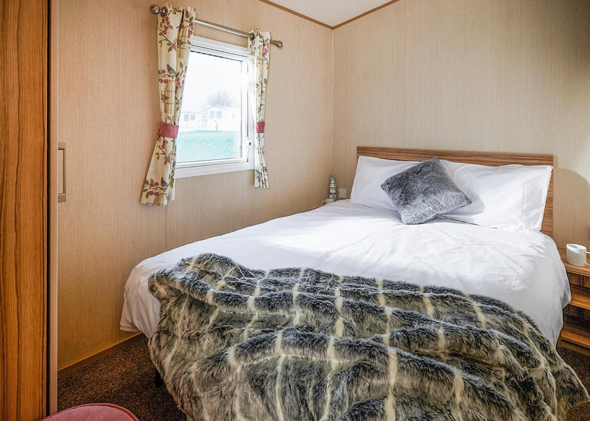 Meadow Lakes Holiday Park St. Austell Room photo